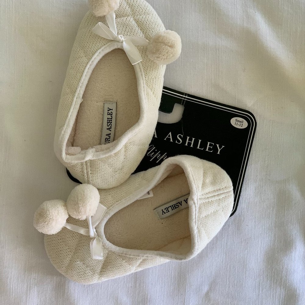 Laura Ashley Small Girls White Knit Slippers